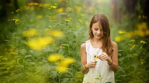 Wallpaper : sunlight, forest, flowers, children, nature, grass, field ...