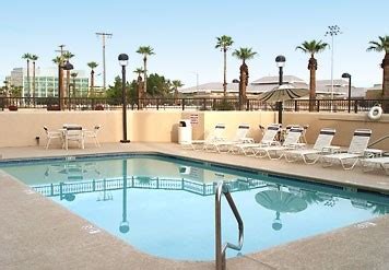 SpringHill Suites Phoenix Downtown - SixSuitcaseTravel