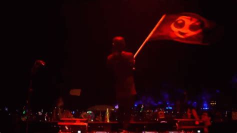 Waving Flag GIF - Waving Flag Stage - Discover & Share GIFs