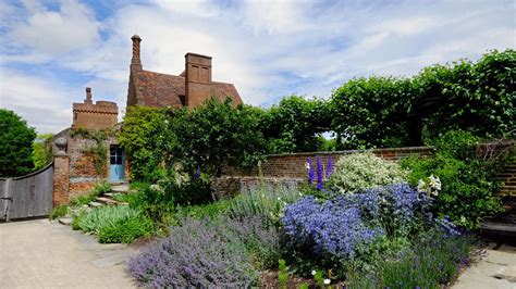 Hatfield House Gardens | Hatfield House is a sumptuous Jacob… | Flickr