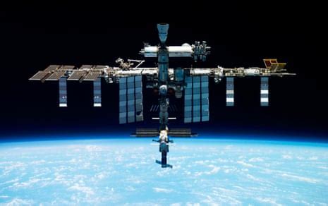 Nasa briefly loses contact with ISS after power outage and relies on ...