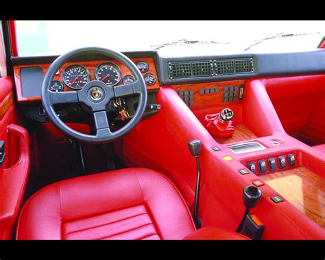 Lamborghini LM002 1986 - 1992