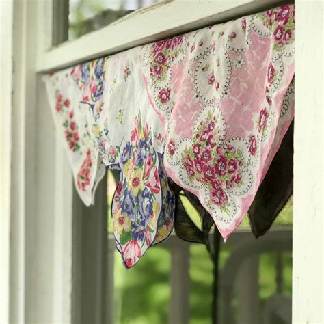 Decorating with vintage handkerchiefs - County Road 407