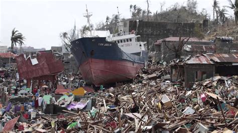 Super Typhoon Haiyan - Tacloban before and after Yolanda - YouTube