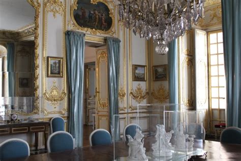 This is Versailles: The Porcelain Dining Room