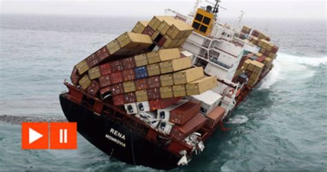 This Massive Container Ship Crash Left Me With My Jaws Wide Open - Amazing Post Share