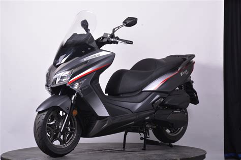 BIKE REVIEW: Modenas Elegan 250 - Autofreaks.com