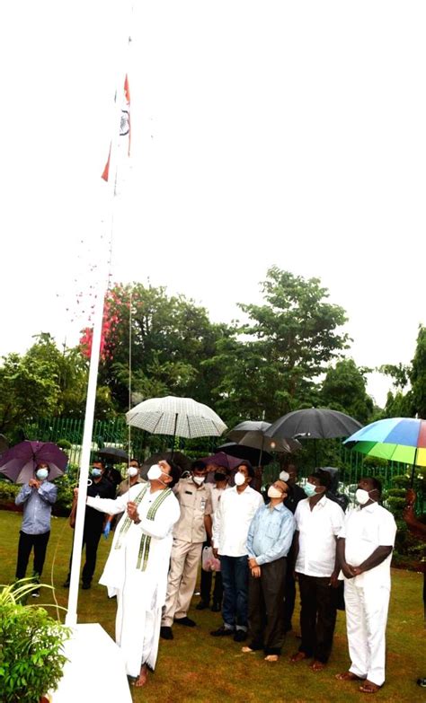 Telangana Speaker hoists tricolor at State Assembly on 74th ...