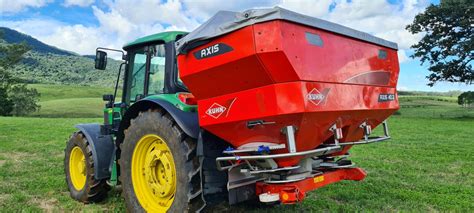 Kuhn Axis 40.2 Variable Rate Fertiliser Spreader - Butch Pike Sales