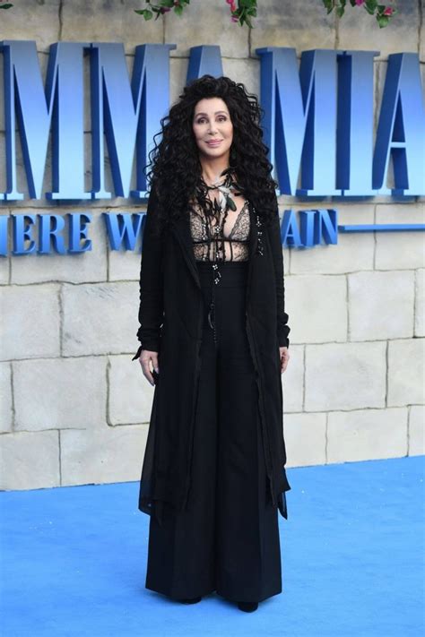 Cher's Effortlessly Chic Minimalist Fashion - K4 Fashion