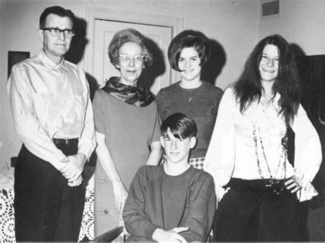 ♡♥Janis Joplin with her family in Port Arthur, TX in 1969 - click on pic to see a full screen ...