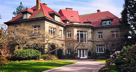 Portland's Pittock Mansion Has A Dark And Haunted History