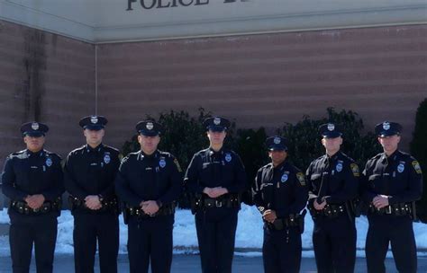 Fall River Police Department welcomes new officers – Fall River Reporter