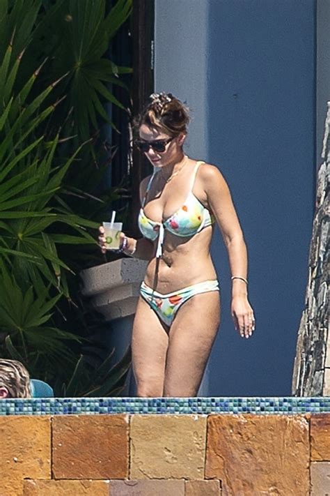 Miles Teller & Bikini-Clad Wife Enjoy Mexico Getaway: Photos ...