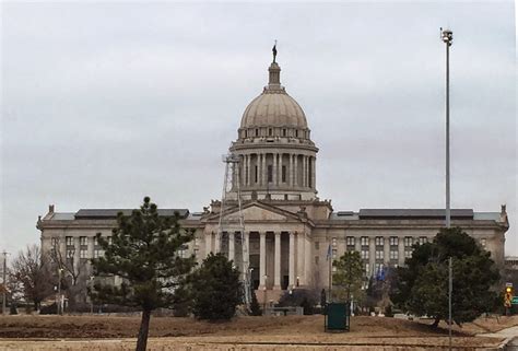 Souvenir Chronicles: OKLAHOMA CITY, OKLAHOMA: STATE CAPITOL BUILDING, Part 1 (Outside)