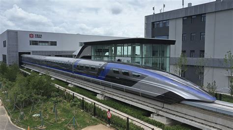 China Just Unveiled the World's Fastest Train