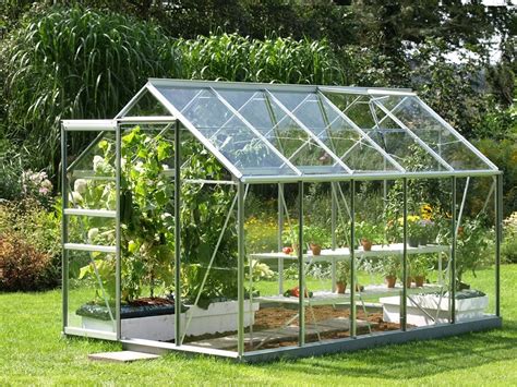 How to Build a Greenhouse in Your Backyard: 5 Tips and 5 Plans