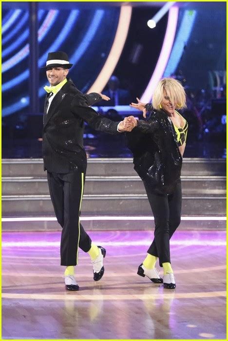 Charlie White Loses Umbrella Prop Again During 'DWTS' Finale - Watch Now! | Photo 678342 - Photo ...