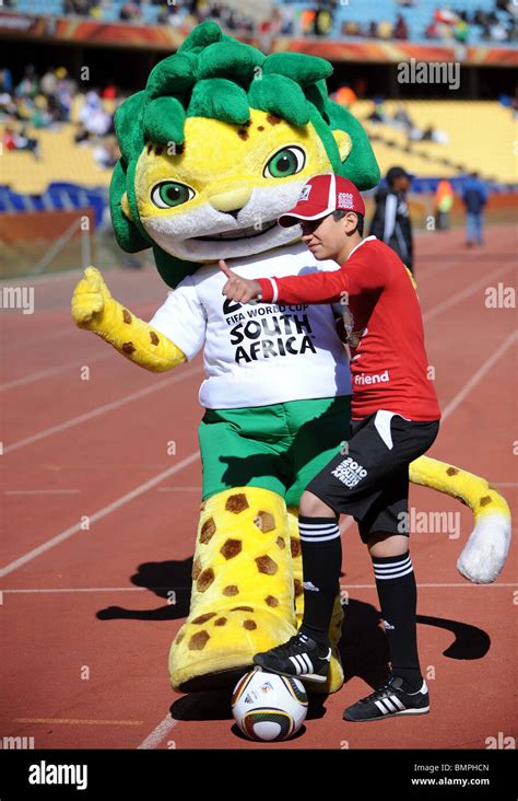 SOUTH AFRICA WORLD CUP MASCOT NEW ZEALAND V SLOVAKIA ROYAL BAFOKENG ...