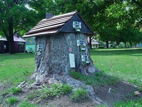 25 Ideas to Recycle Tree Stumps for Garden Art and Yard Decorations