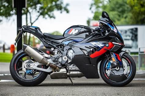 BMW M1000RR (2023 - on) Review | THE Ducati Community Forum