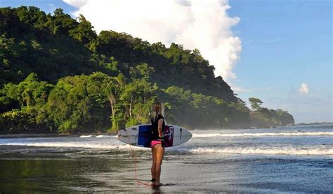 How to Find the Best Surf Camps in the World - School of the World ...