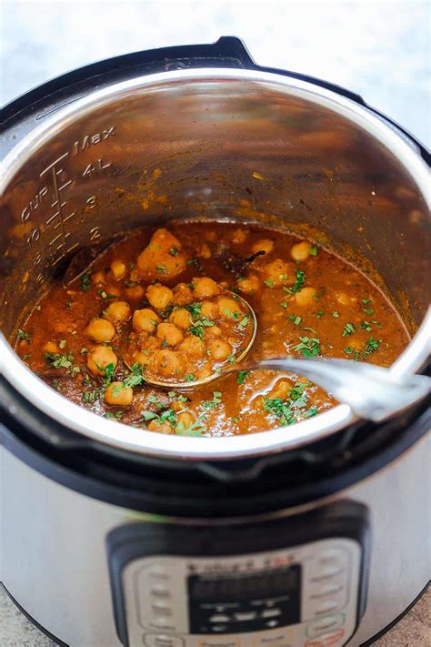 Super Easy Chana Masala (Instant Pot - Pressure Cooker Recipe)