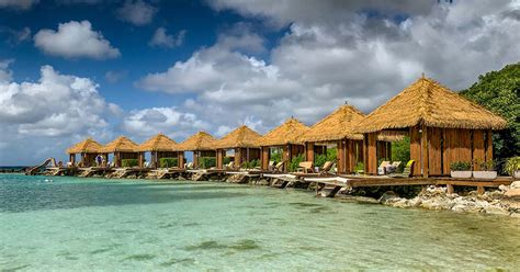 12 UNREAL Aruba Overwater Bungalows (2024 Update)