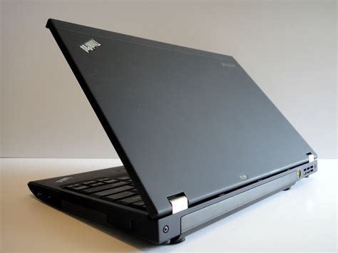 Lenovo ThinkPad X220 Hands On, Details, Specs And Video