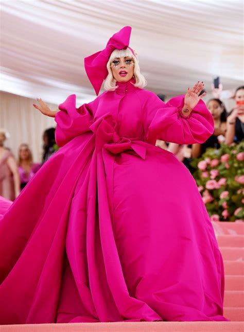 2019 Met Gala red carpet: Lady Gaga, Billy Porter, Cardi B make showstopping entrances - ABC News