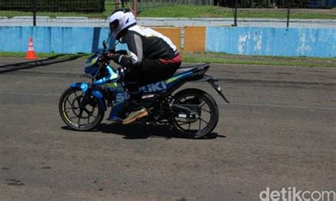 Hasil Drag Race Satria F150 Injeksi Lawan Sport 250cc - Goozir.com