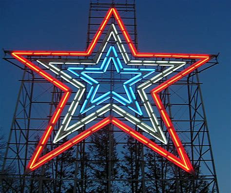 Mill Mountain Star in all of it's glory in Roanoke, Virginia | Flickr - Photo Sharing!