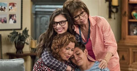 'One Day at a Time' cast and crew want 'Roseanne' fans to tune in