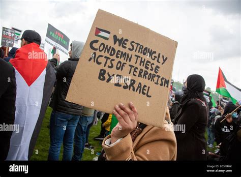 Signage at the Free Palestine Protest, London, 22.5.2021 Stock Photo ...