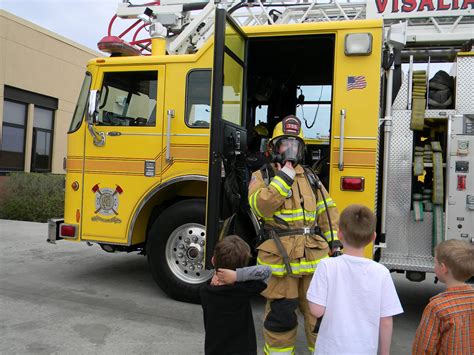 The Kelley Family: Fire Station Tour