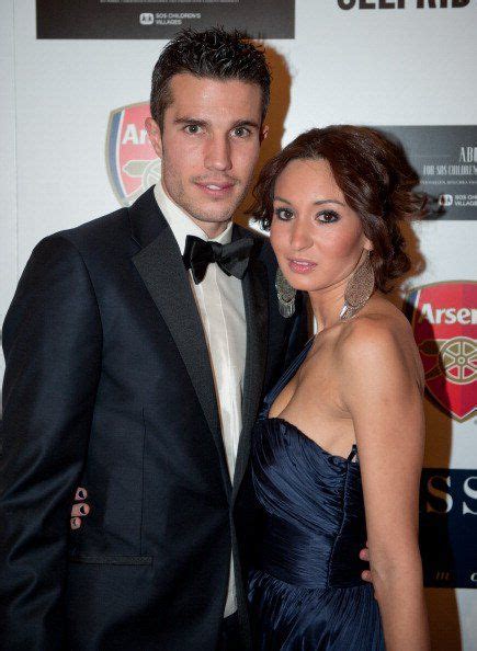 Top Football Players: Robin Van Persie With Wife Pictures/Images