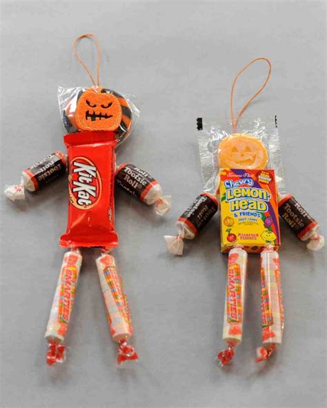 How to Make Our Scary Easy Halloween Lollipops | Halloween candy crafts, Candy people, Halloween ...