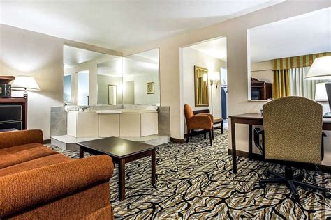 Quality Inn Rooms: Pictures & Reviews - Tripadvisor