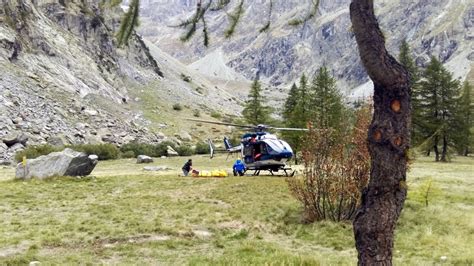 Avalanche in French Alps kills 7: official | CTV News