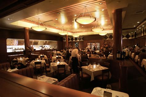 10. Fleming’s Prime Steakhouse & Wine Bar – Chicago Magazine