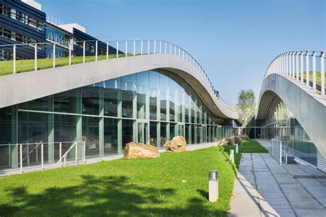 Green Roofs Are Changing Architecture: Here's a Whole School Built Under an Undulating Green Roof