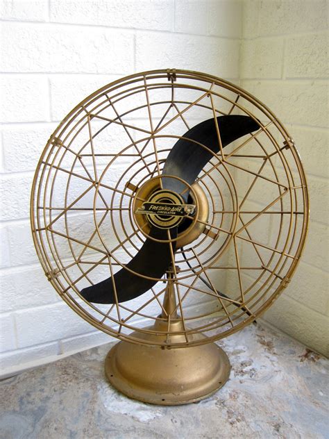 1950s Art Deco Table Fan Blows Cold