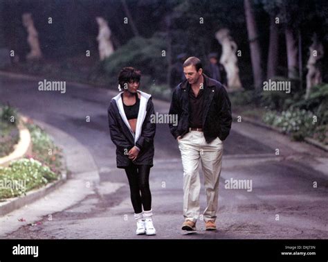 Kevin costner bodyguard whitney hi-res stock photography and images - Alamy