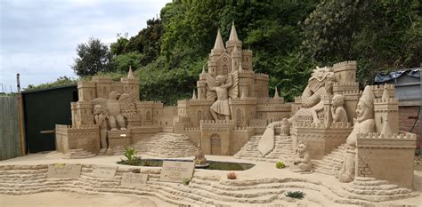 How to build the perfect sandcastle—according to science