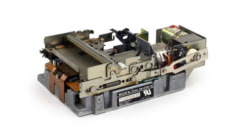 Cult of Mac and iFixit Teardown the Original Macintosh 128k [Feature] | Cult of Mac