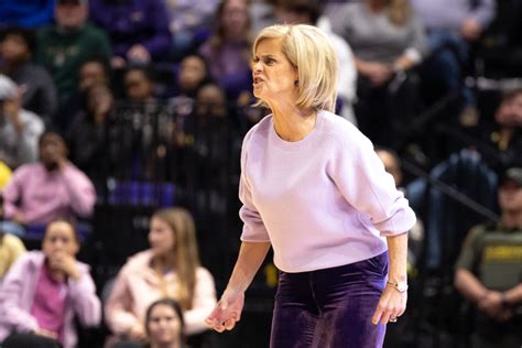 Kim Mulkey Lauds Dawn Staley And South Carolina's Women's Basketball ...