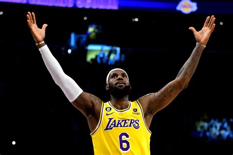 LeBron James Breaks NBA Scoring Record, Passes Kareem Abdul-Jabbar