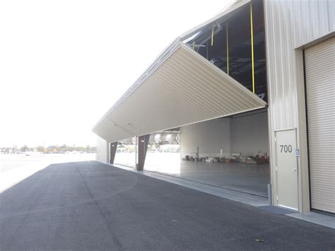 THE EXECUTIVE HANGARS AT FULLERTON AIRPORT — Continental Design Build, Inc.