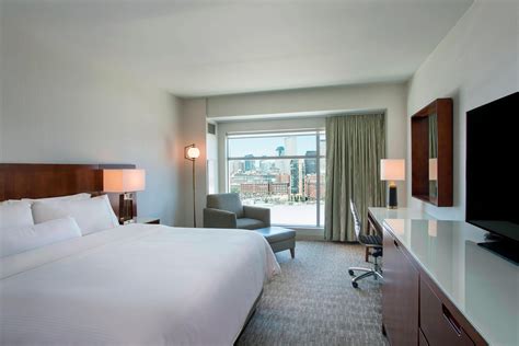 Waterfront Hotel in Seaport District Boston | The Westin Boston Waterfront