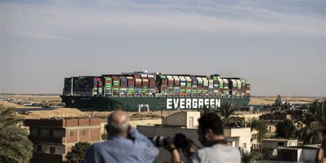 The massive cargo ship that blocked the Suez Canal is now moving again | Ars Technica